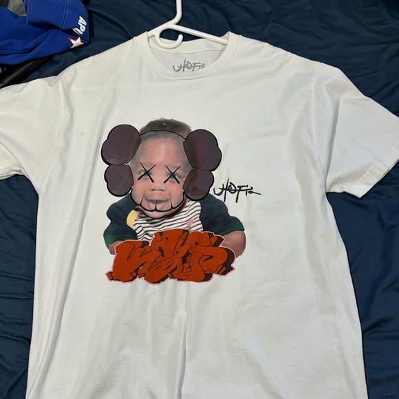 Travis Scott Utopia x Kaws - Picture 1 of 3